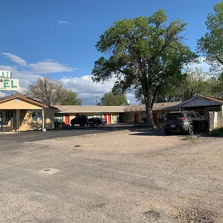 Lariat Motel Moriarty エクステリア 写真